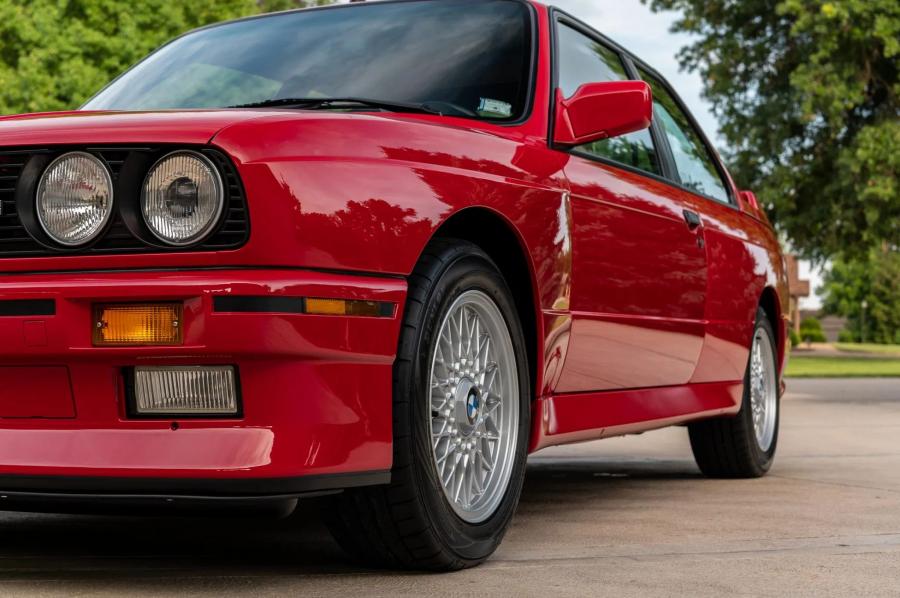 Детали экстерьера BMW M3 Coupe (E30) 1988 года  (NA) (фото 226 из 231)